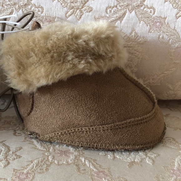 Joe fresh Baby Booties - Picture 3 of 6
